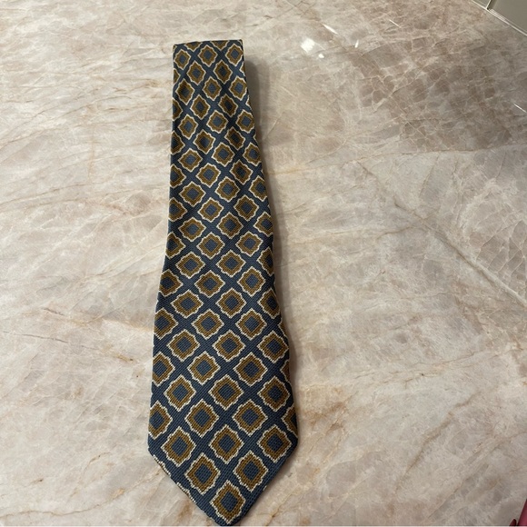 Giorgio Armani Cravatte 100% Silk Tie - Picture 2 of 4